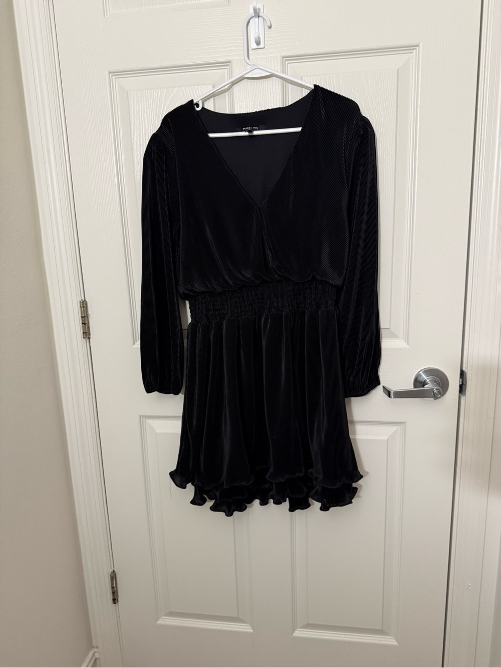 BCBG Paris Black Velvet Long Sleeve Smocked Waist Mini Dress - Large